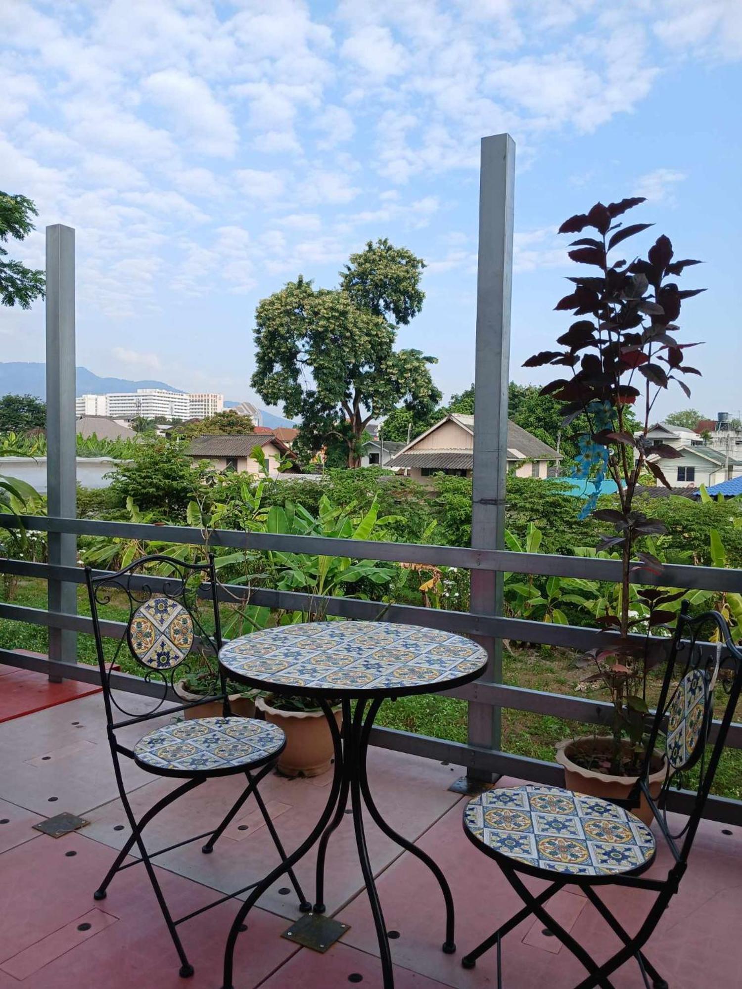 Sakura House Hostel Chiang Mai Exterior photo