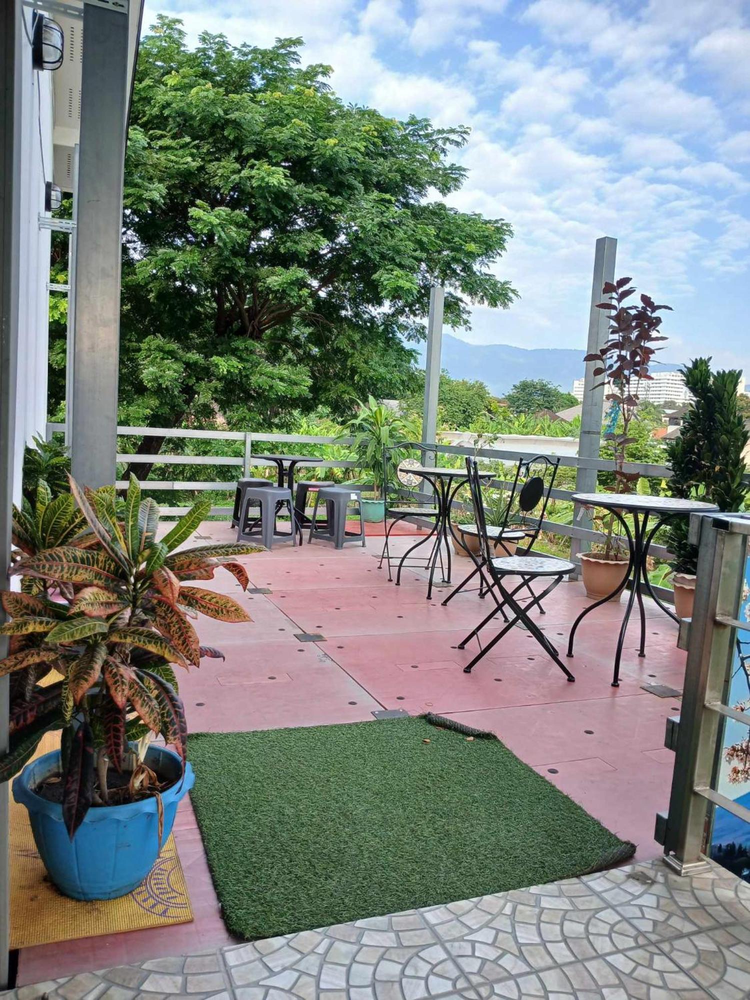Sakura House Hostel Chiang Mai Exterior photo