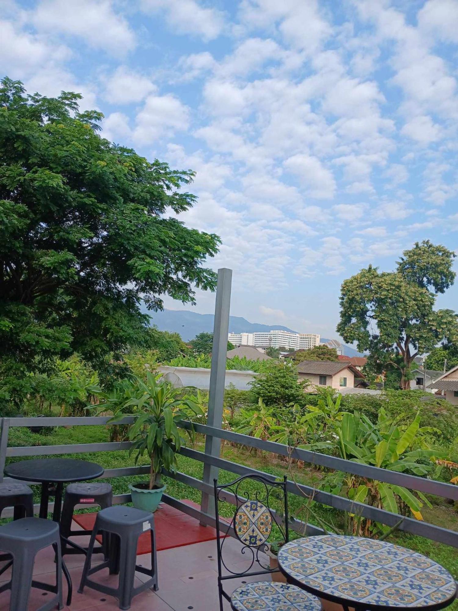 Sakura House Hostel Chiang Mai Exterior photo