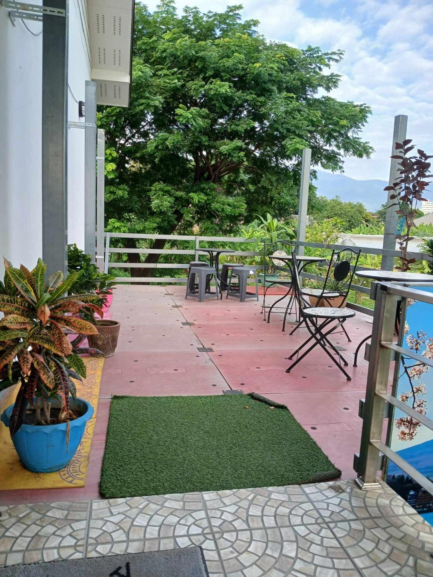 Sakura House Hostel Chiang Mai Exterior photo
