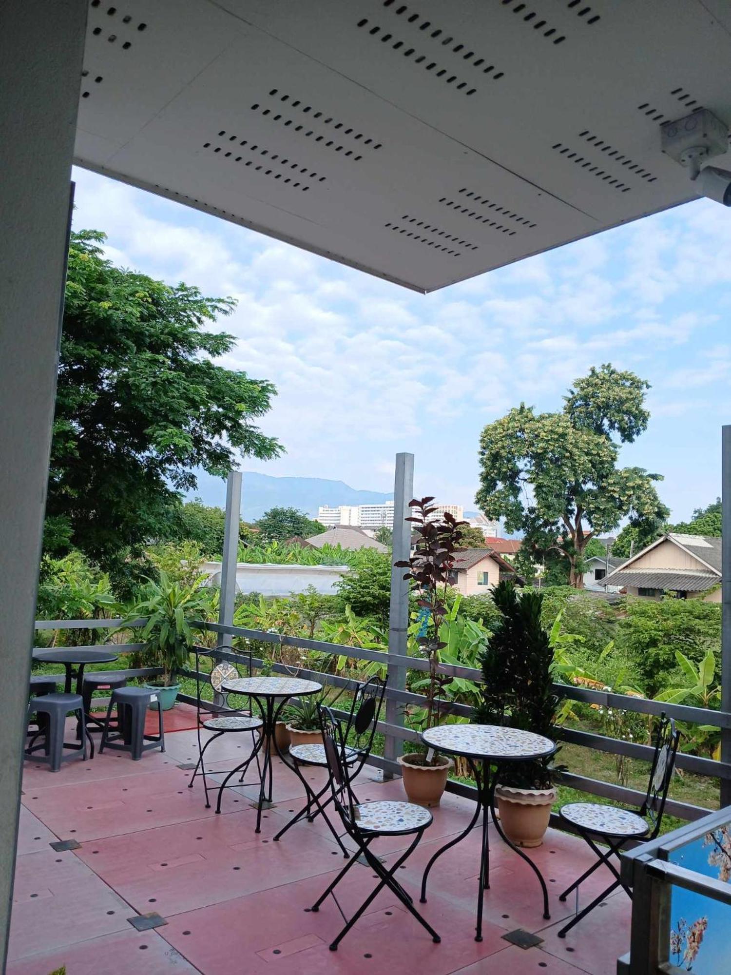 Sakura House Hostel Chiang Mai Exterior photo