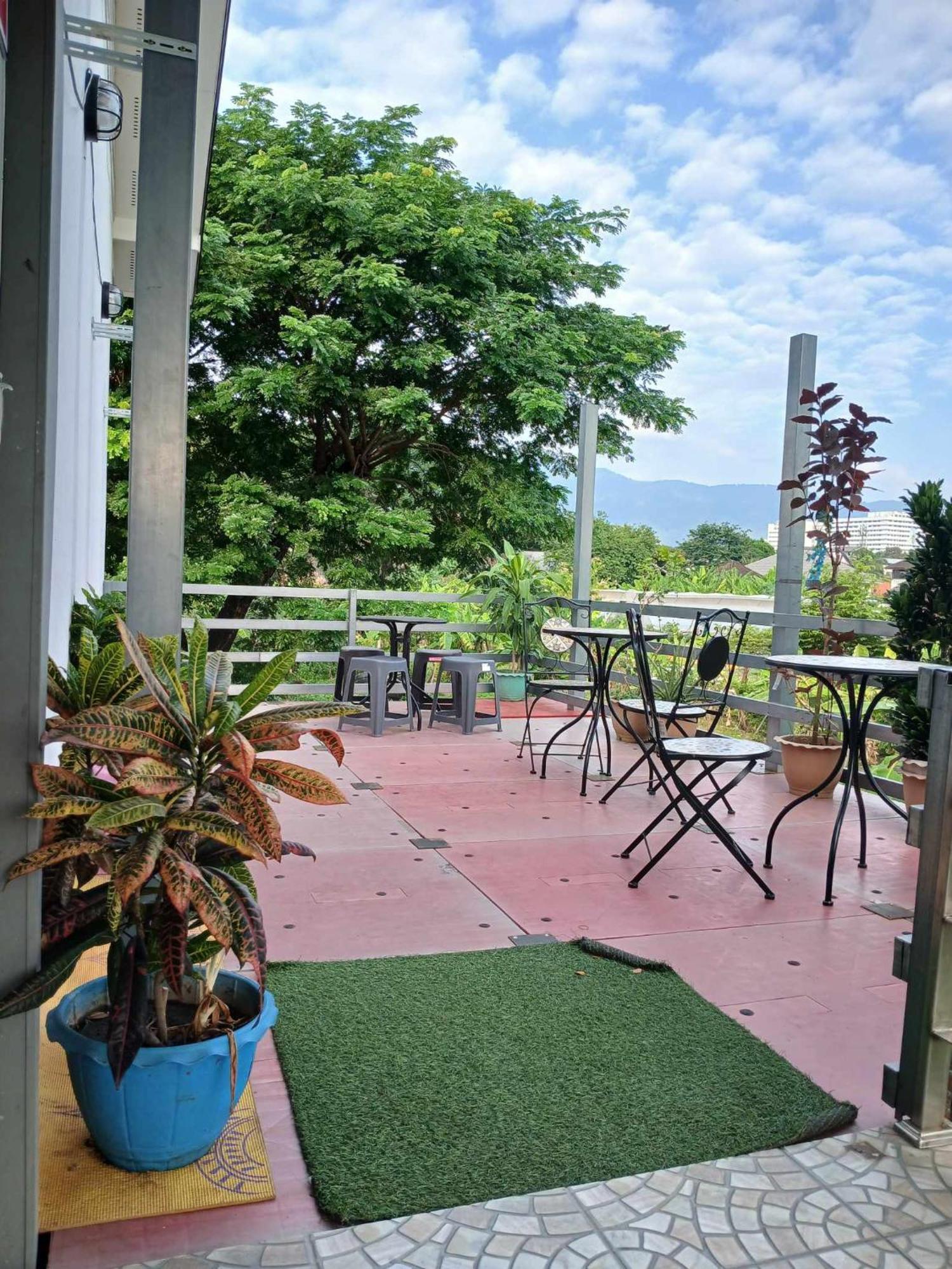 Sakura House Hostel Chiang Mai Exterior photo