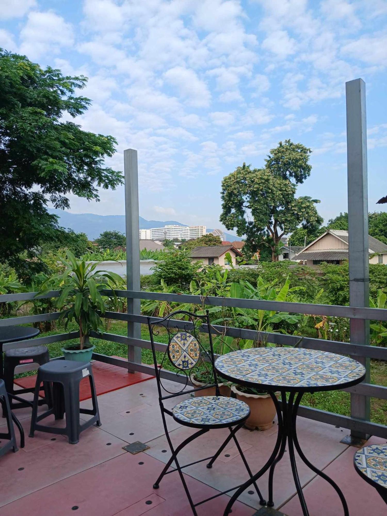Sakura House Hostel Chiang Mai Exterior photo